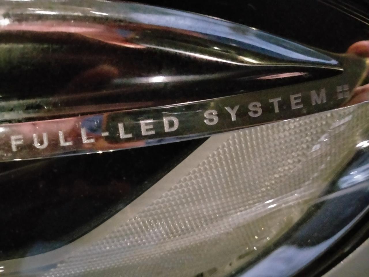 Volvo V40 2.0D3 R-DESIGN GEARTRONIC 8M M.Y.17 E6 FULL LED SYSTEM /PELLE ALCANTARA