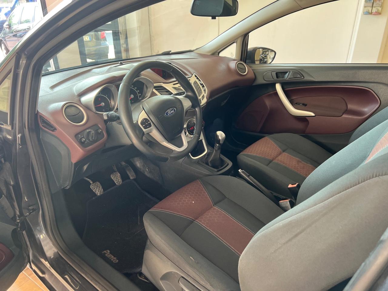 Ford Fiesta 1.4 5 porte Bz.- GPL Titanium