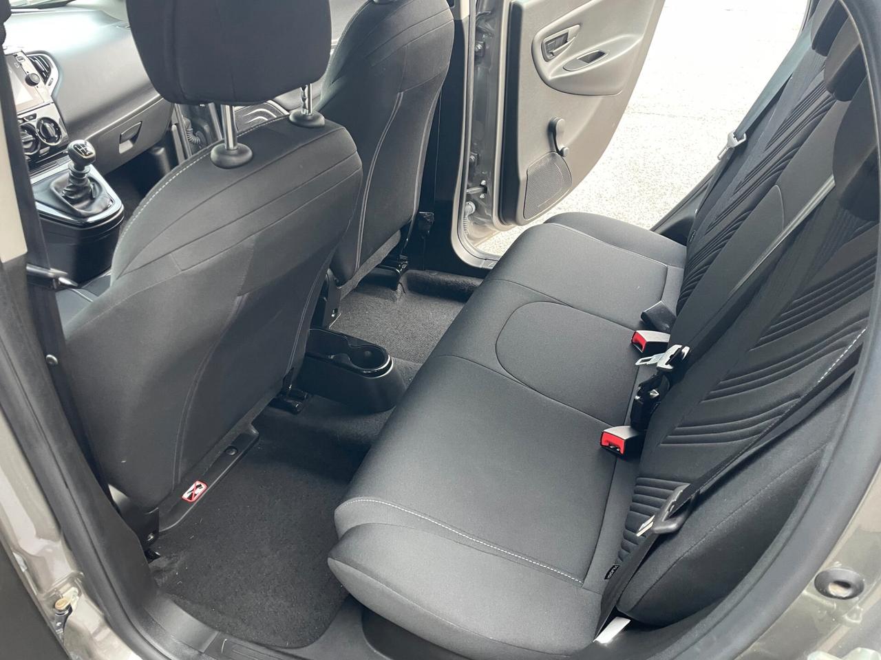 Lancia Ypsilon 1.0 FireFly 70cv 5 porte Hybrid Gold