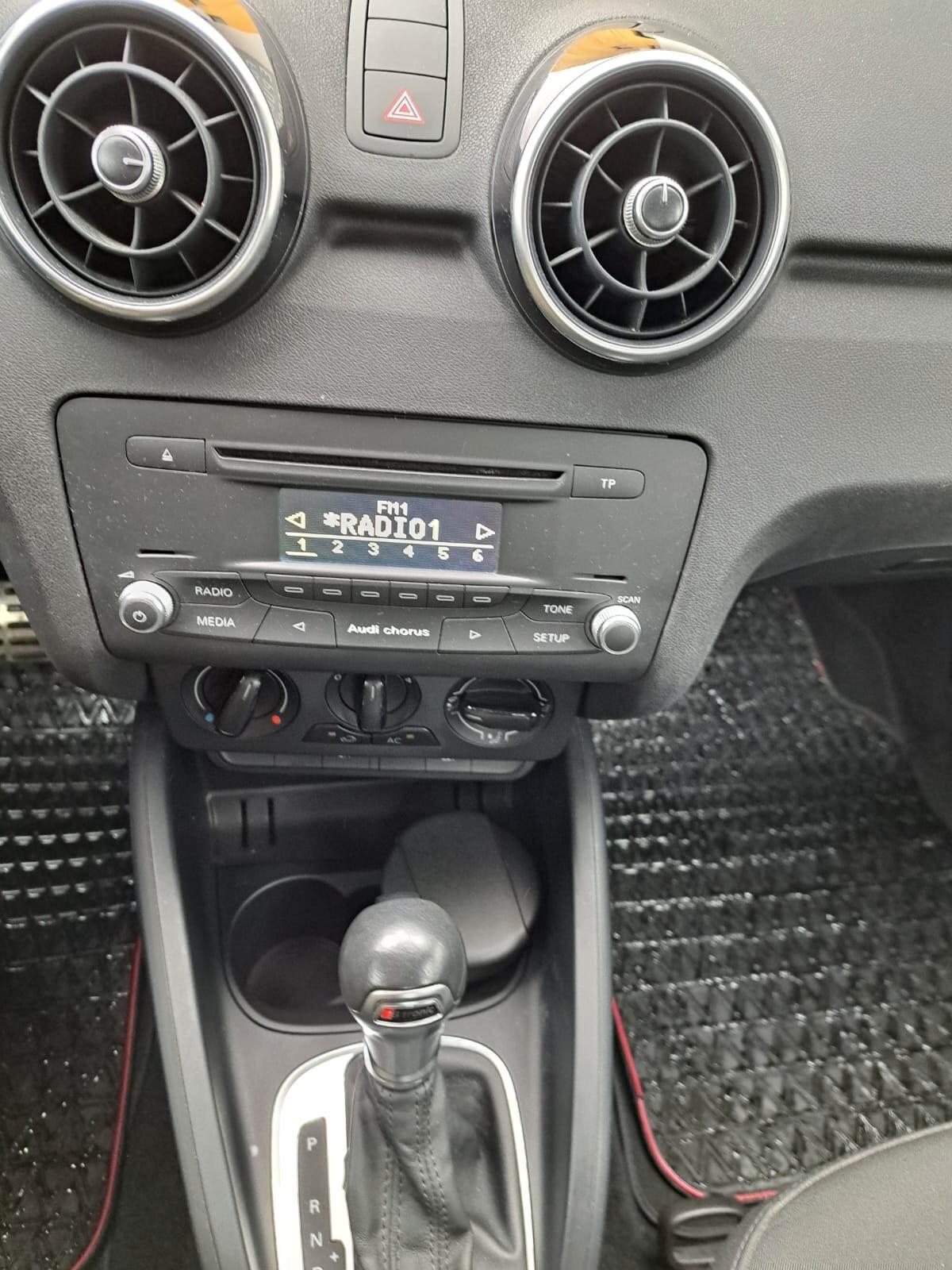 Audi A1 SPB 1.6 TDI S tronic line -DOPPI CERCHI