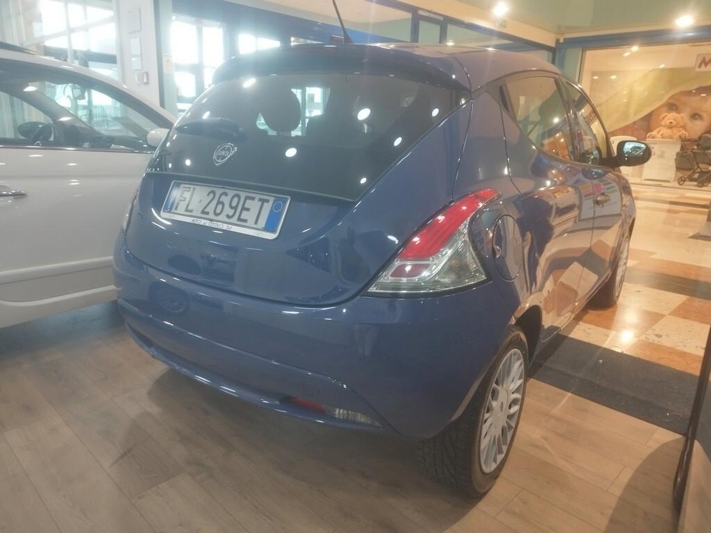 Lancia Ypsilon 1.2 69 CV 5 porte GPL Ecochic Silver può essere tua a 93,00 €/mese