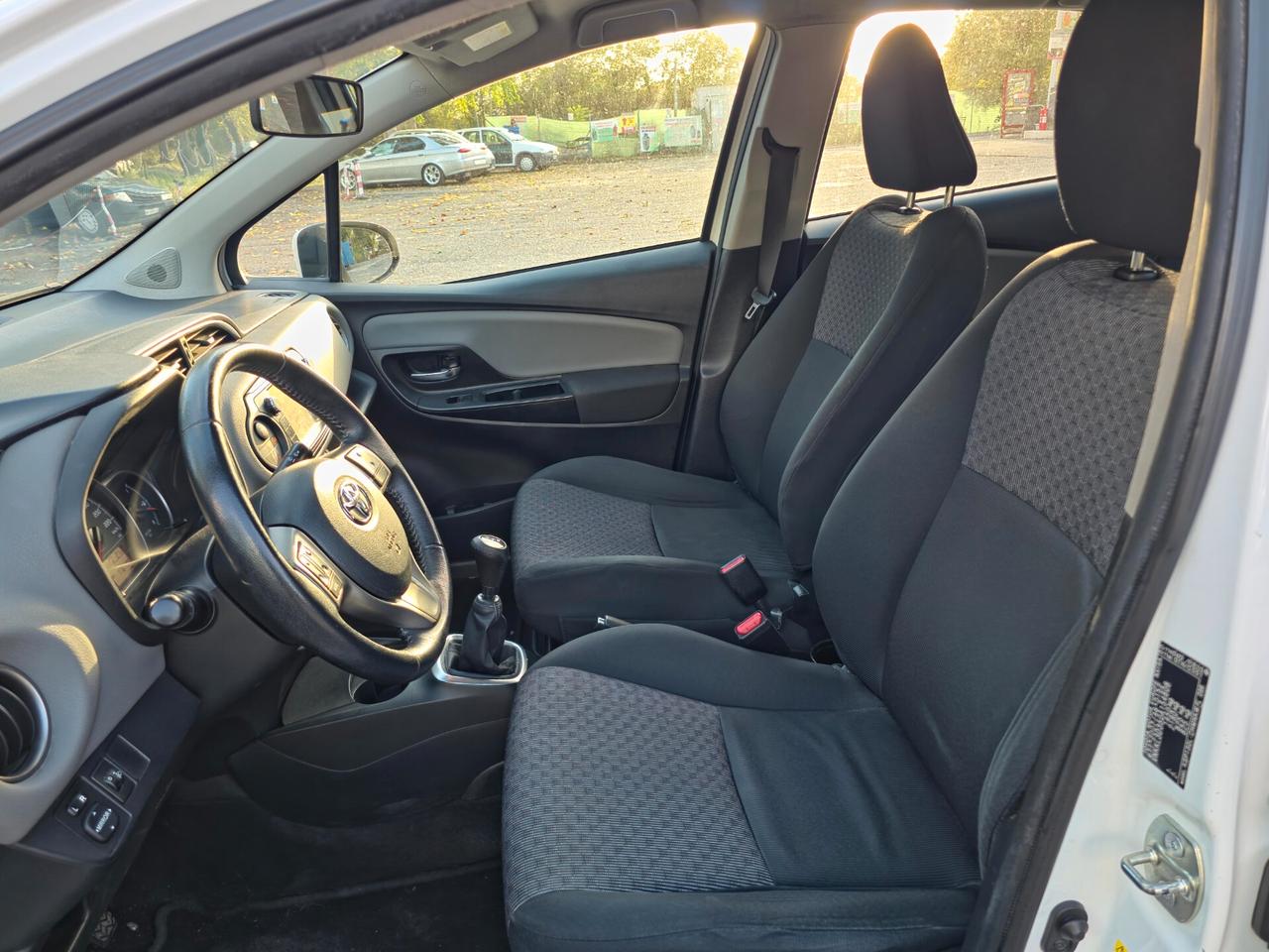 Toyota Yaris 1.0 5 porte Lounge CV-69 E6 Manuale NEO 2015