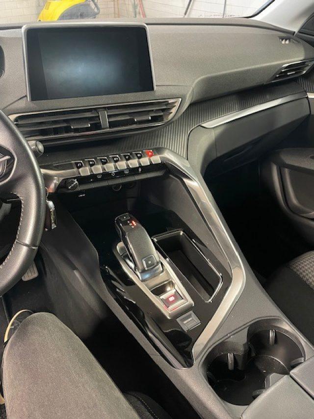 PEUGEOT 3008 BlueHDi 130 S&S EAT8 Business