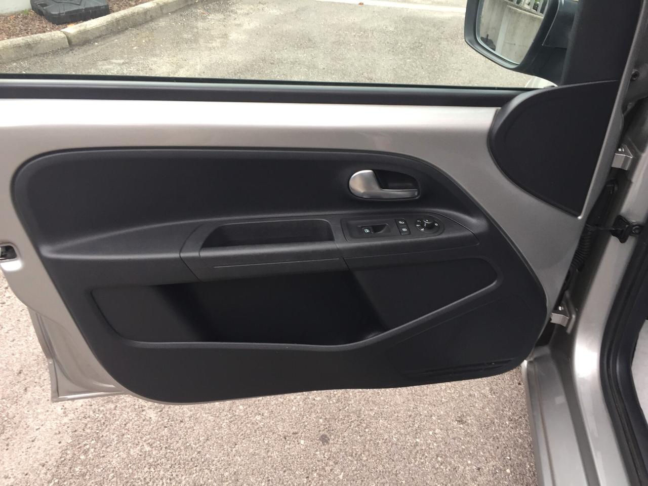 Volkswagen up! 1.0 75 CV 5p. high X NEOPATENTATI