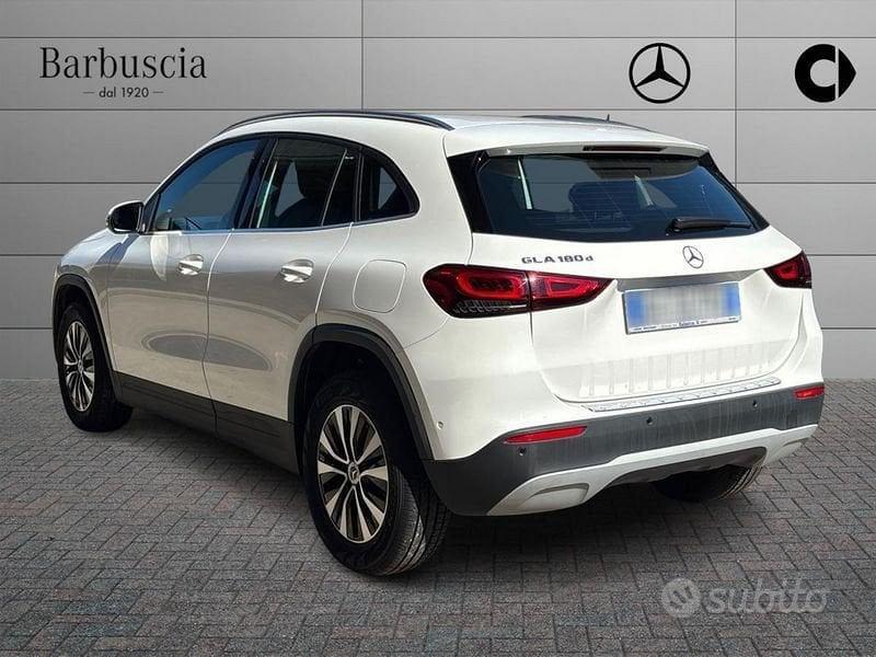 Mercedes-Benz GLA GLA-H247 2020 - 180 d Sport...