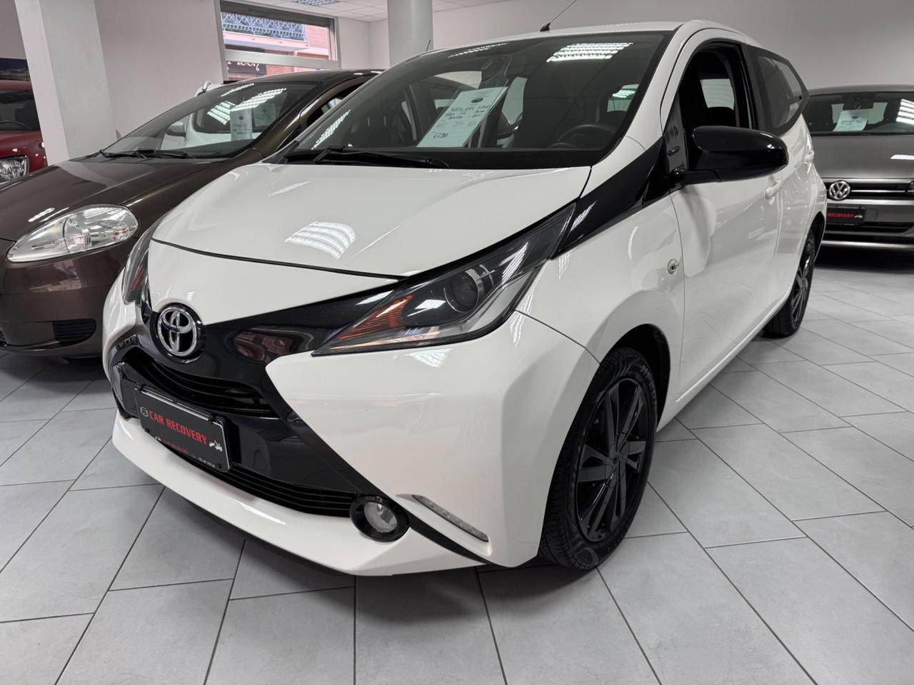 Toyota Aygo 1.0 VVT-i 69 CV 5 porte x-play