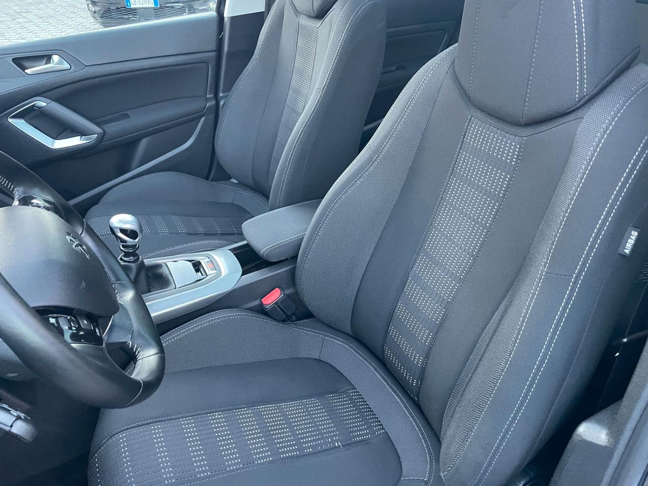 Peugeot 308 1.6 bluehdi Gt Line TETTO+NAVI+LED NEOPATENTATI OK