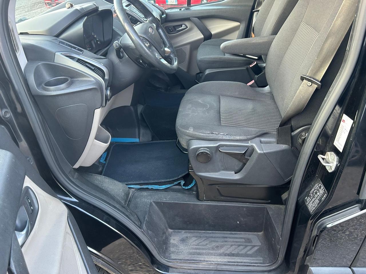 Ford Tourneo Custom 2.2 TDCi 125CV