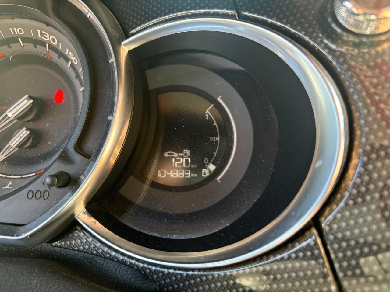 DS3 1.2 - 82cv anno 2014 con 104.889 km OK NEOPATENTATI
