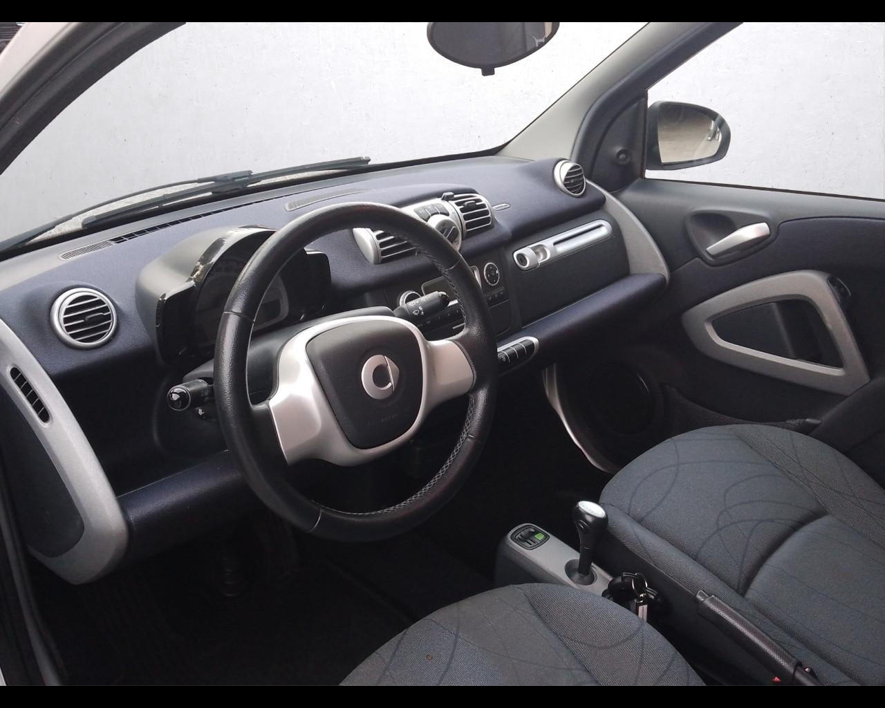 SMART fortwo 2ª serie - fortwo 1000 52 kW MHD coupé passion