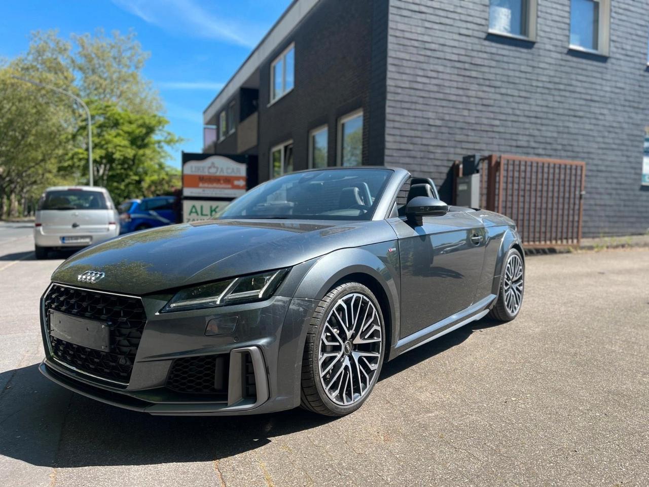 Audi TT TTS Roadster TFSI quattro S tronic sport attitude