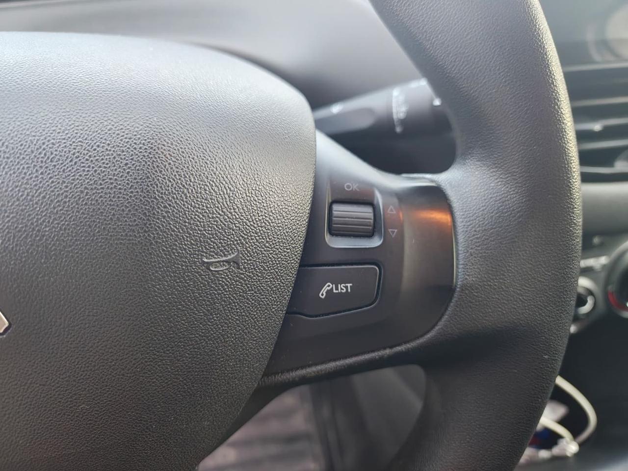 Peugeot 208 Active 1.4 95 VTI #11923