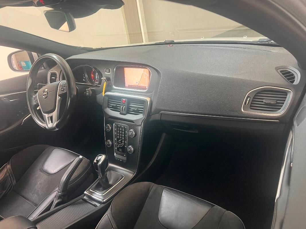 Volvo V40 2.0 d2 R-design