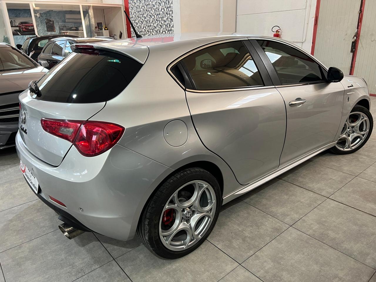 Alfa Romeo Giulietta 2.0 140 CV - DISTINCTIVE - 2012