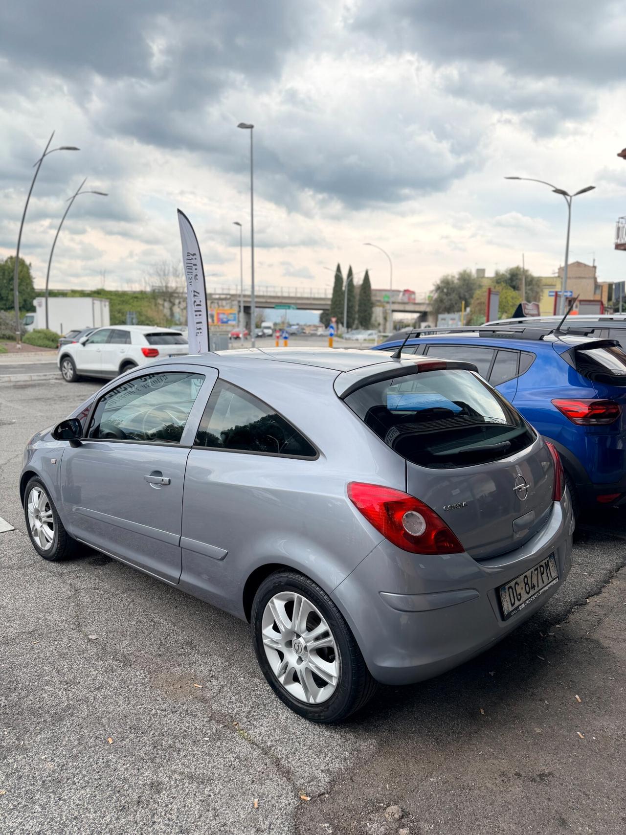 Opel Corsa 1.2 3 porte Club