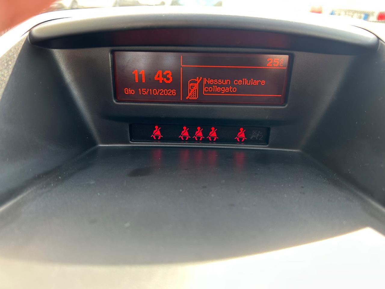 Peugeot 207 - 2011 1.4 8V 75CV 89.000 KM