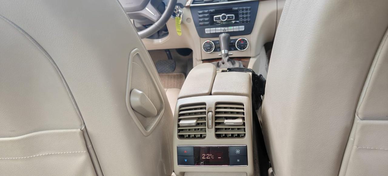 Mercedes C 220 CDI BlueEfficiency Avantgarde c/bixeno Berlina