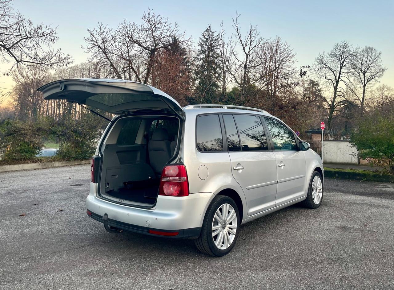 Volkswagen Touran Business 2.0 TDI 140 CV DSG Highline