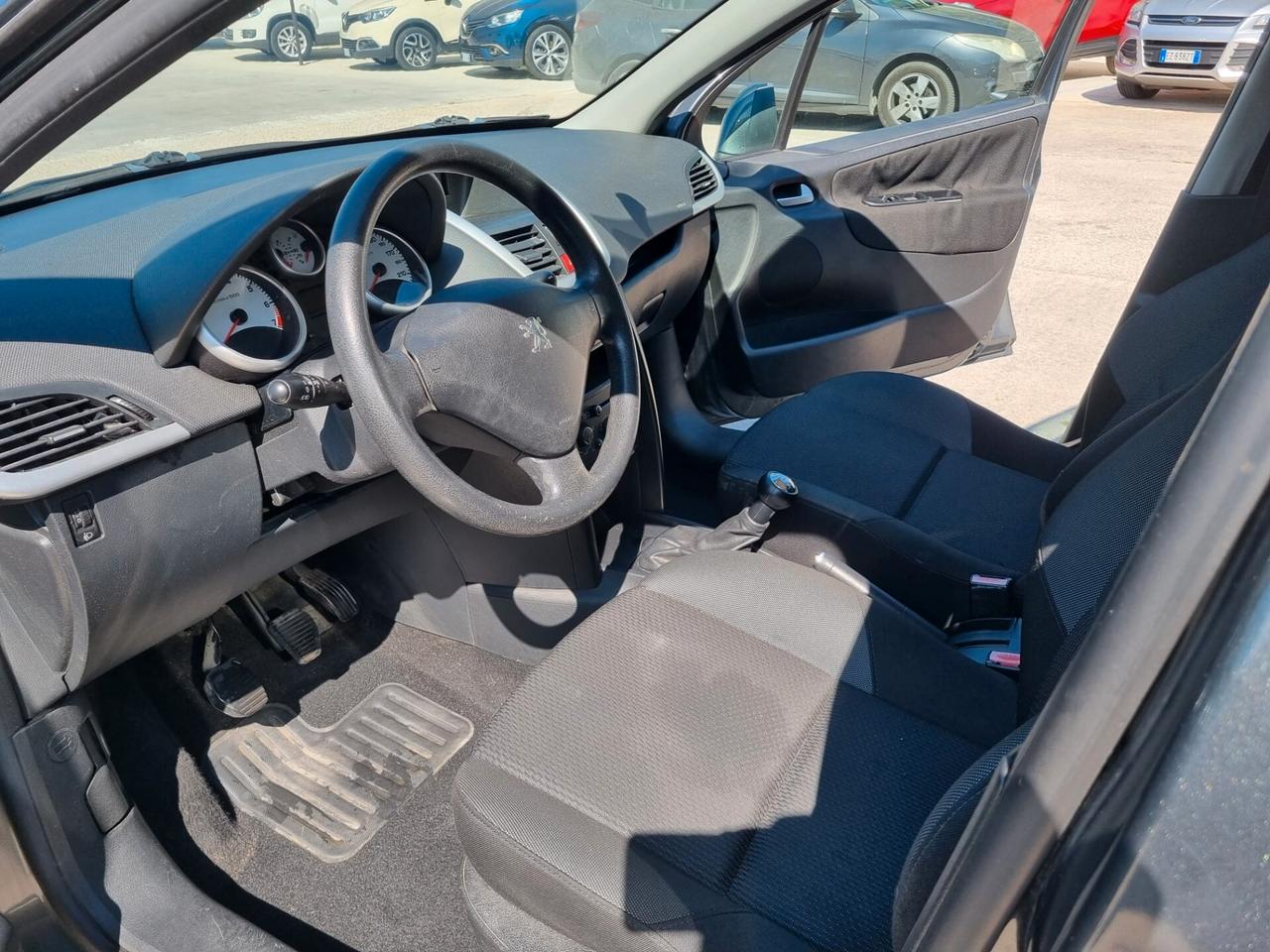 Peugeot 207 1.4 BENZINA