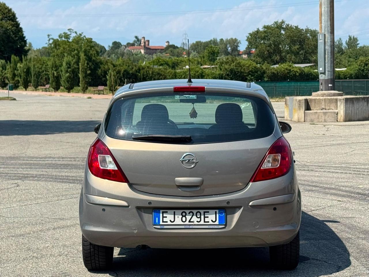 Opel Corsa 1.2 5 porte Cosmo