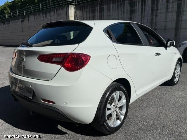 Alfa Romeo Giulietta 1.6 JTDm-2 Distinctive Gancio