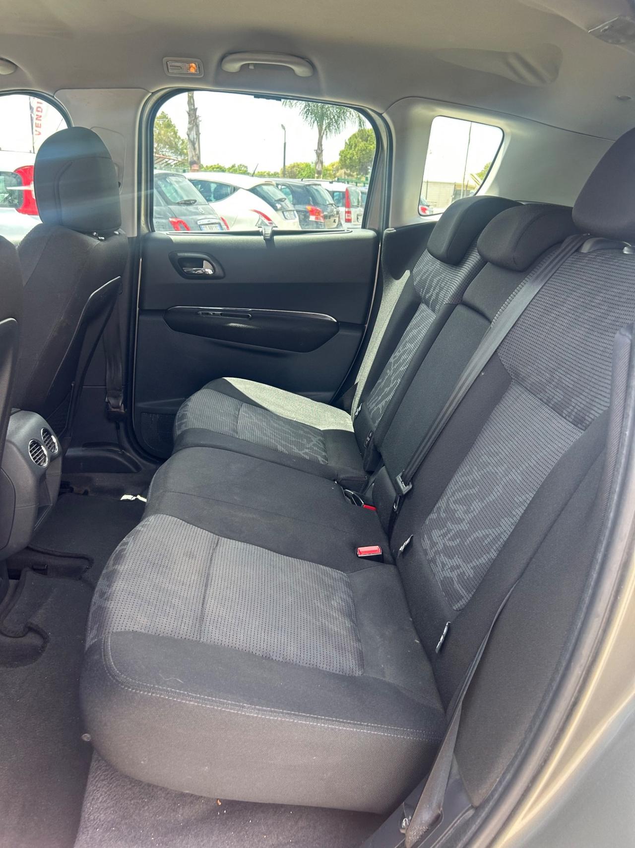 Peugeot 3008 1.6 HDi 110CV Premium