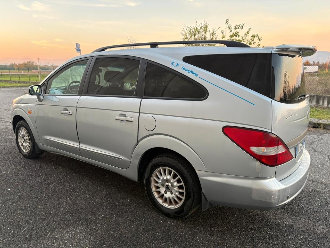 Ssangyong Rodius 2.7 XDi 4WD AUTOMATICA 7 POSTI