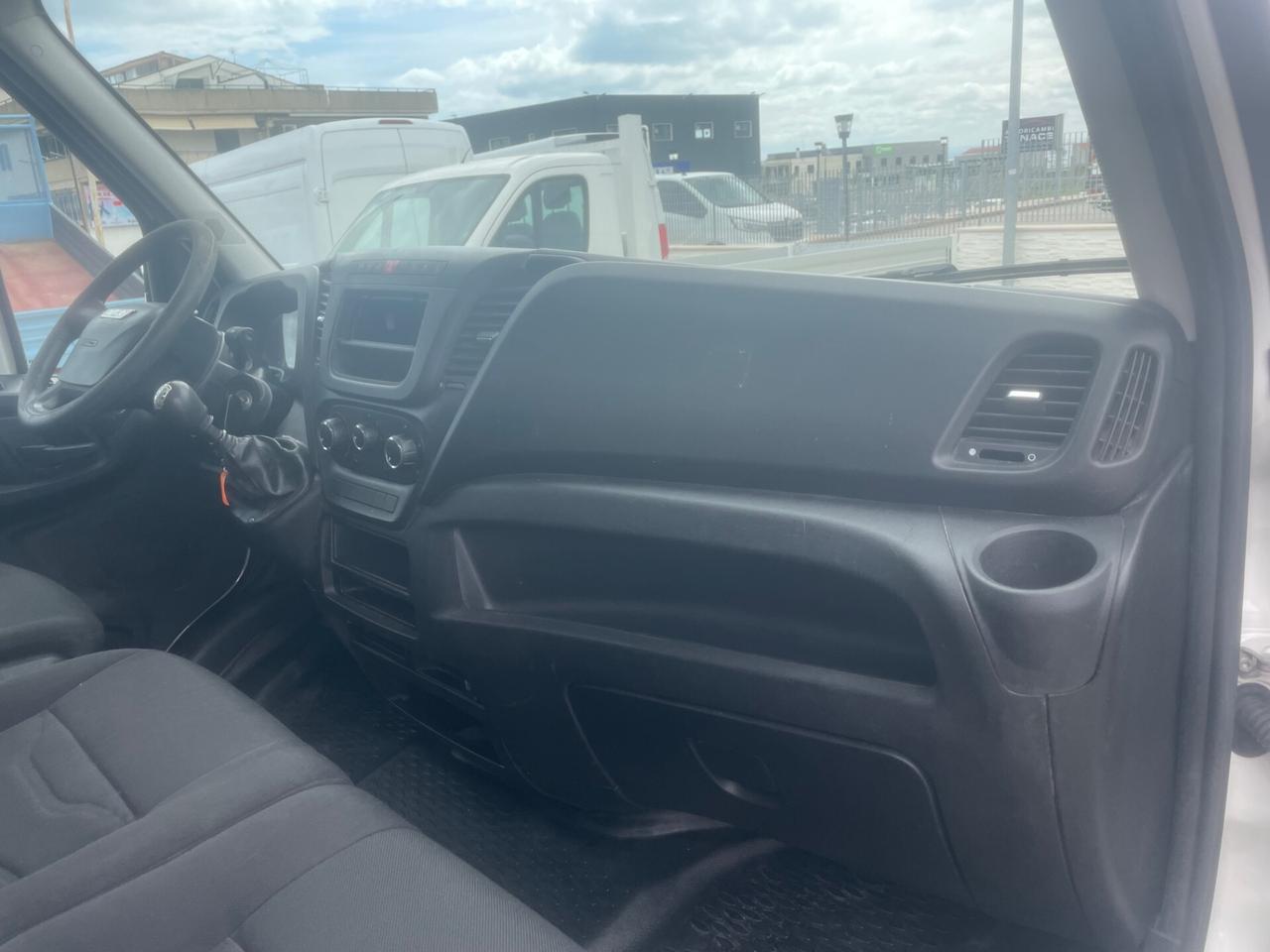 Iveco daily 35c13 ribaltabile trilaterale
