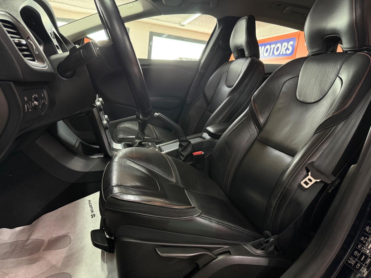 Volvo V40 Cross Country D4 Ocean Race