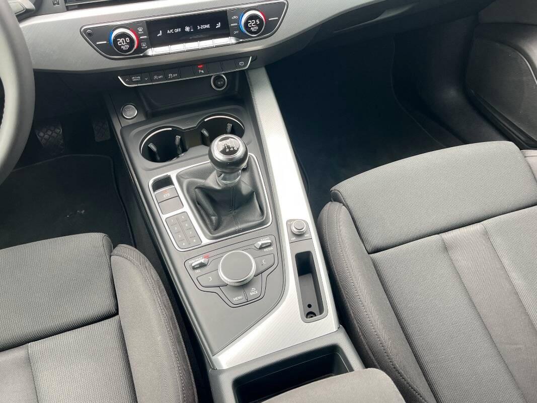 Audi A5 40 2.0 tfsi mhev Business Sport 190cv