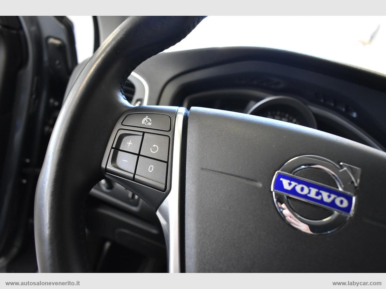 VOLVO V40 D2 1.6 Summum