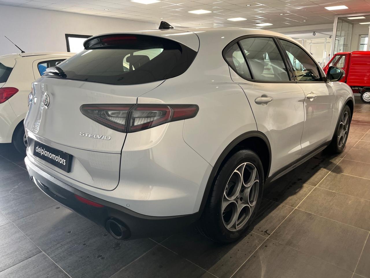 Alfa Romeo Stelvio 2.2 Turbodiesel 160 CV AT8 RWD Sprint