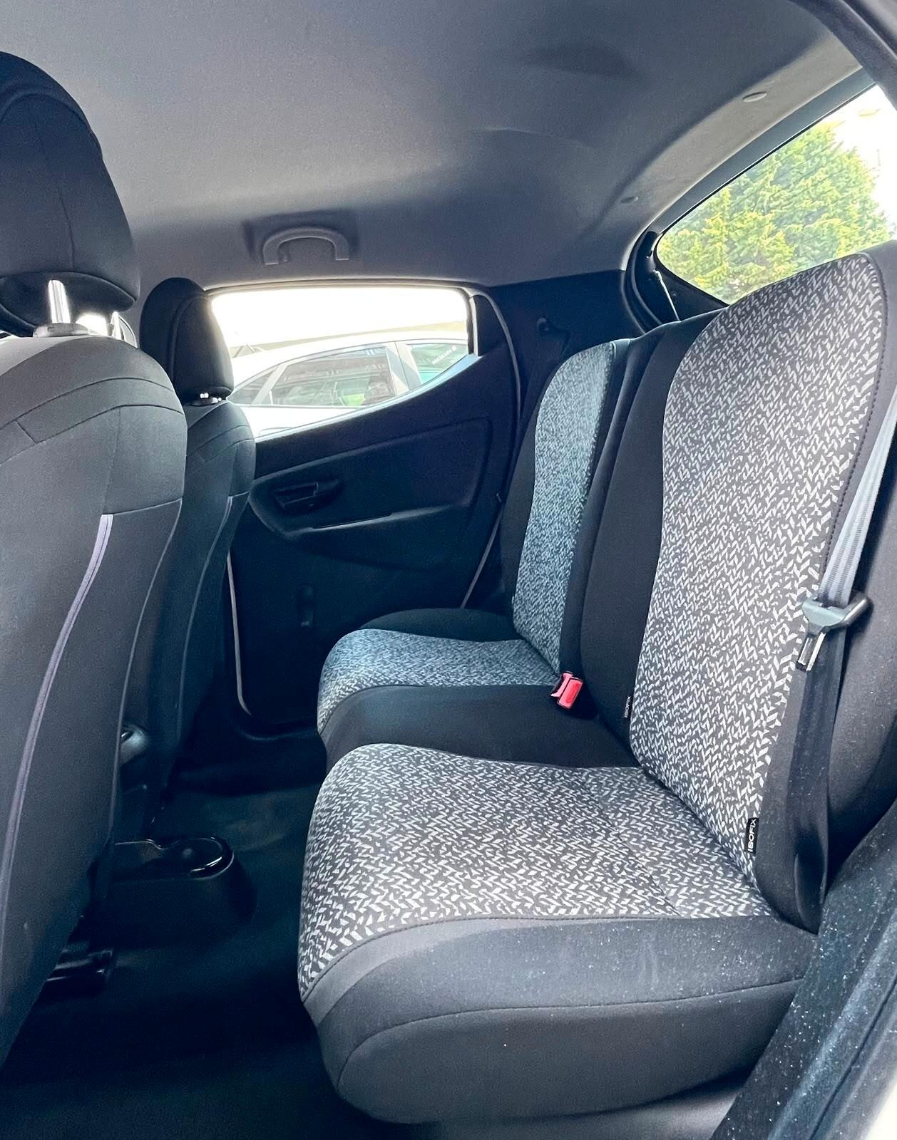 Lancia Ypsilon 1.2 69 CV 5 porte S&S Platinum