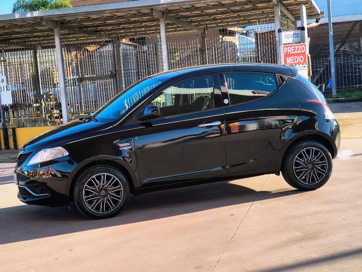 LANCIA - Ypsilon - 1.2 69 CV 5p. GPL Ecochic Gold