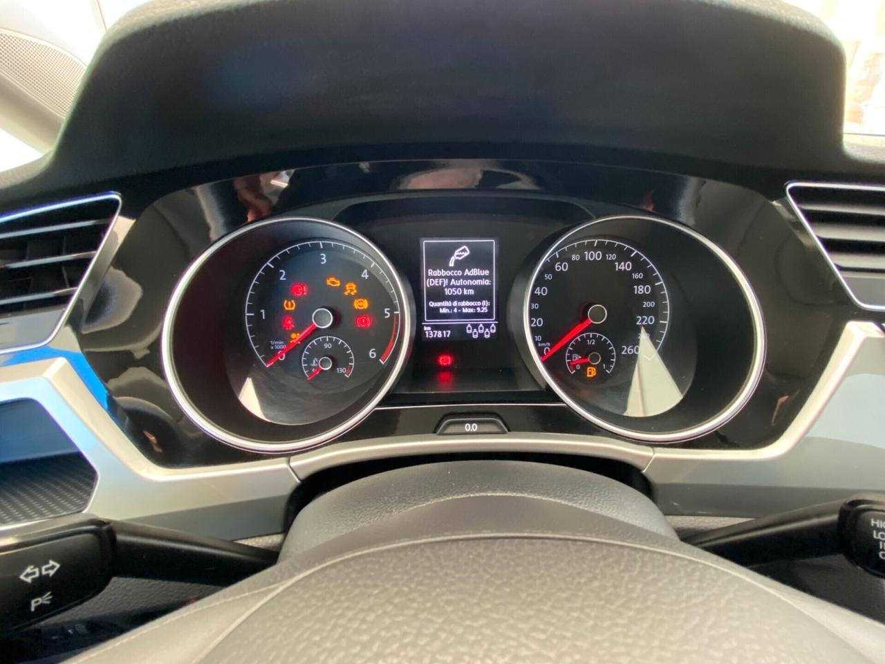 VOLKSWAGEN TOURAN 1.6 TDI COMFORTLINE 7 POSTI