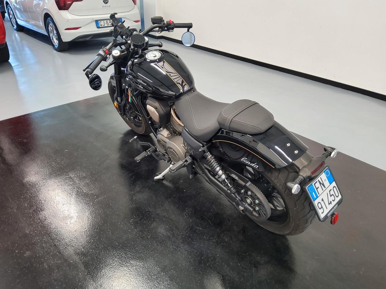 Benda Motorcycles Chinchilla 500 borse laterali incluse