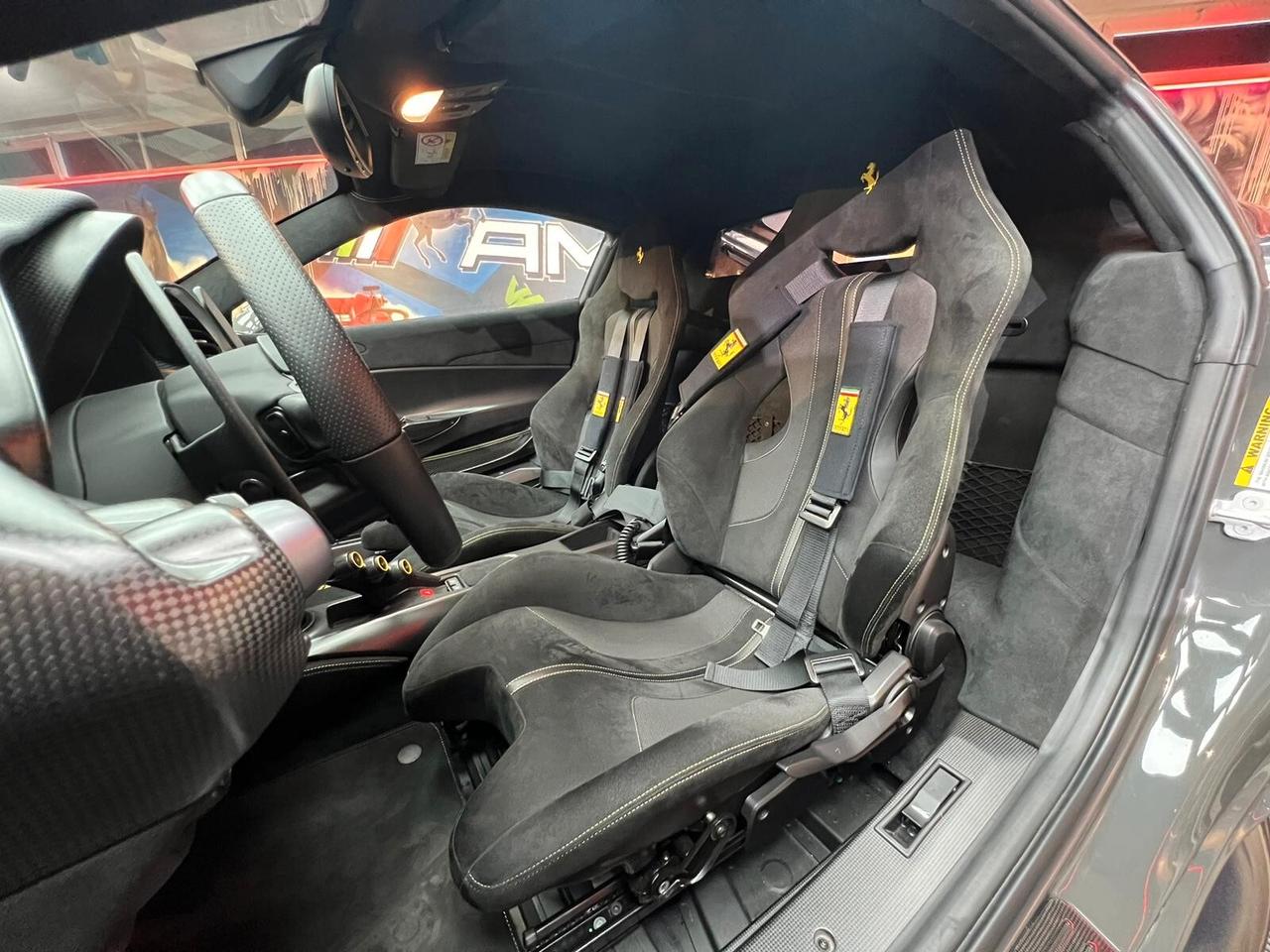 Ferrari 488 3.9 PISTA dct INTERIOR FULL CARBON (488)