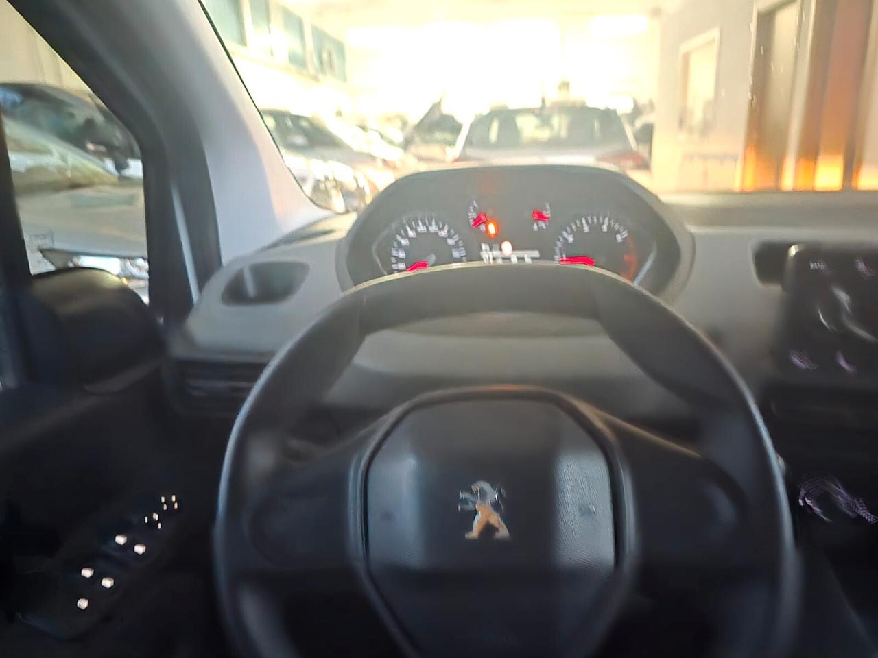 Peugeot Rifter BlueHDi 100 S&S Allure Long 155,00 mese