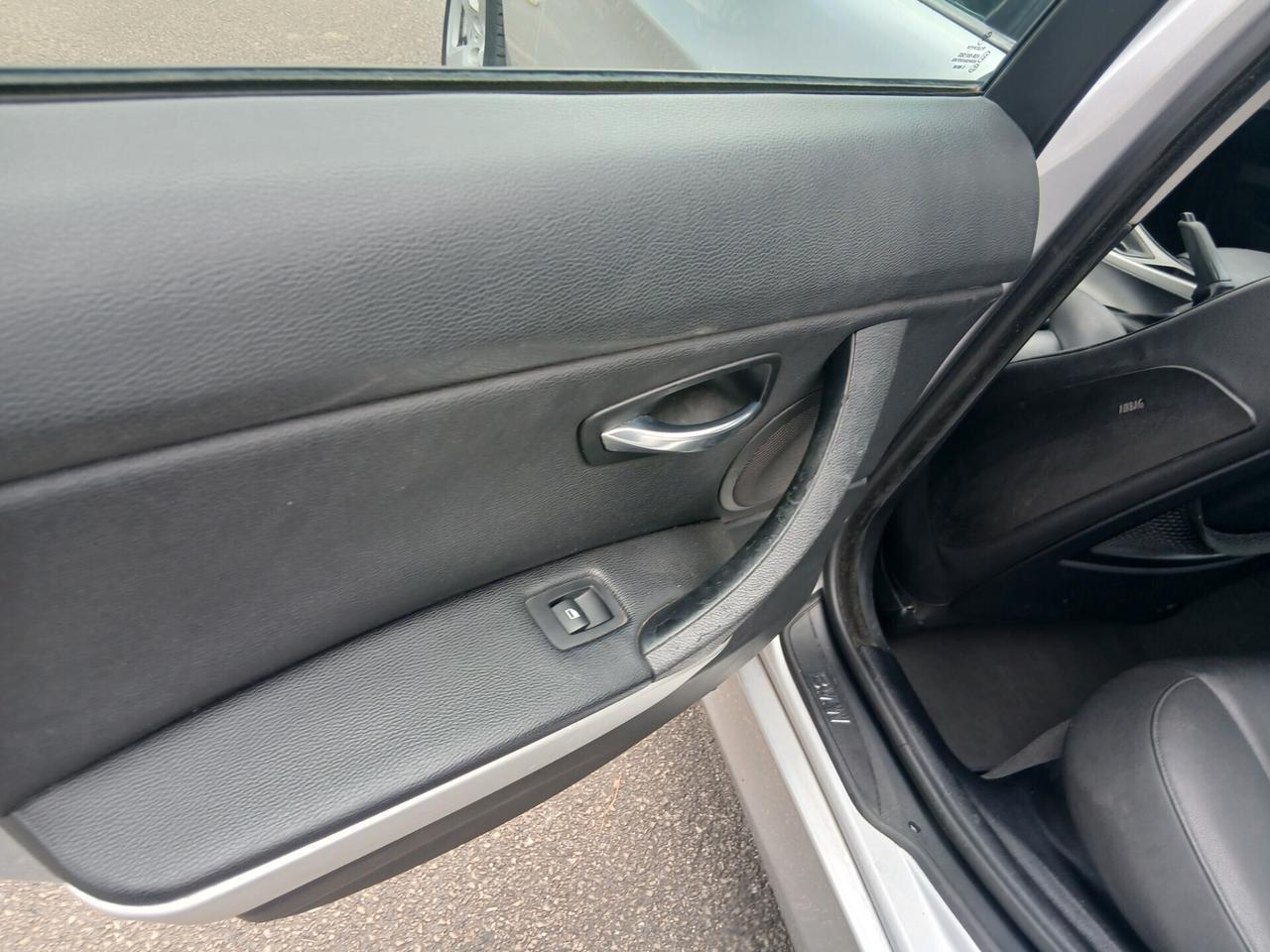 Bmw 320 320d touring m-sport doppio tetto