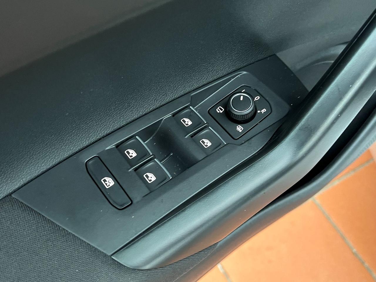 VOLKSWAGEN Taigo 1.0 tsi R-Line Plus 115cv