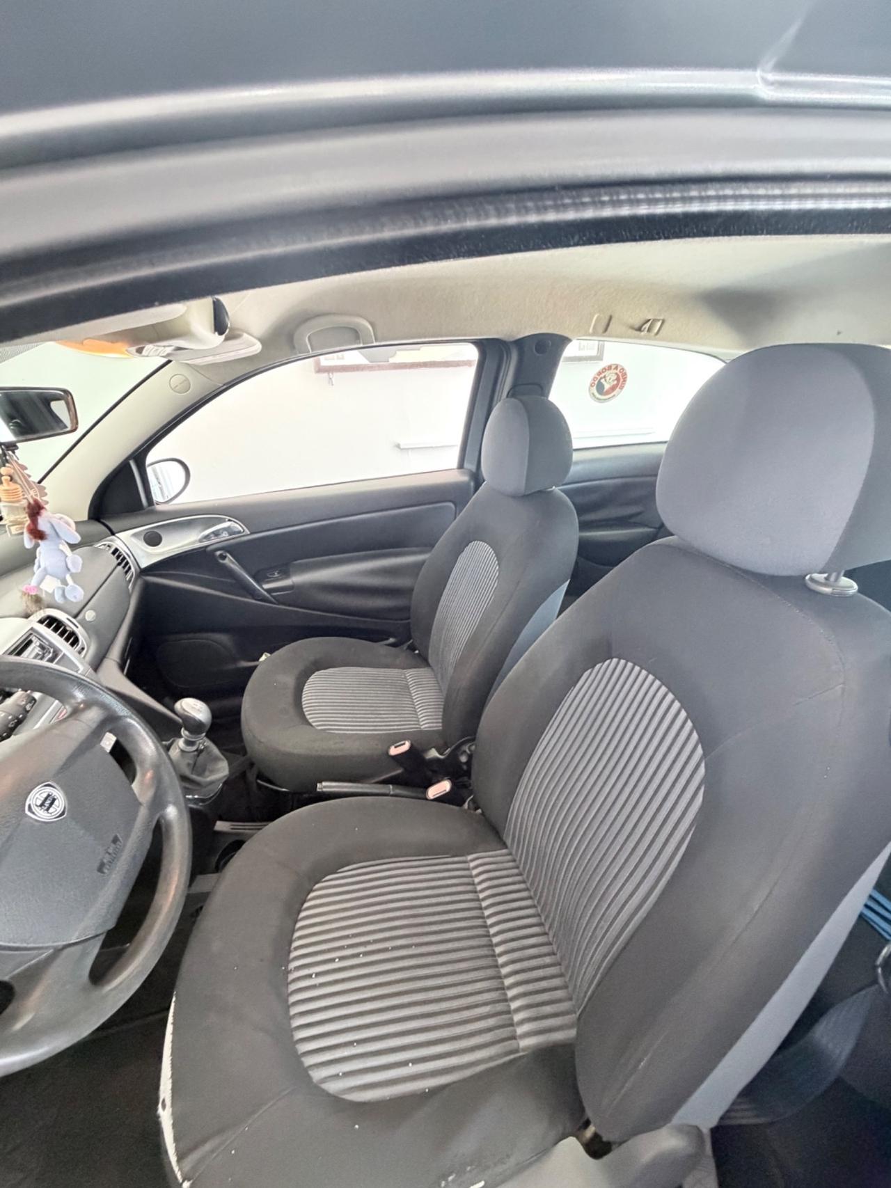 Lancia Ypsilon 1.2 Argento ok neopatentati