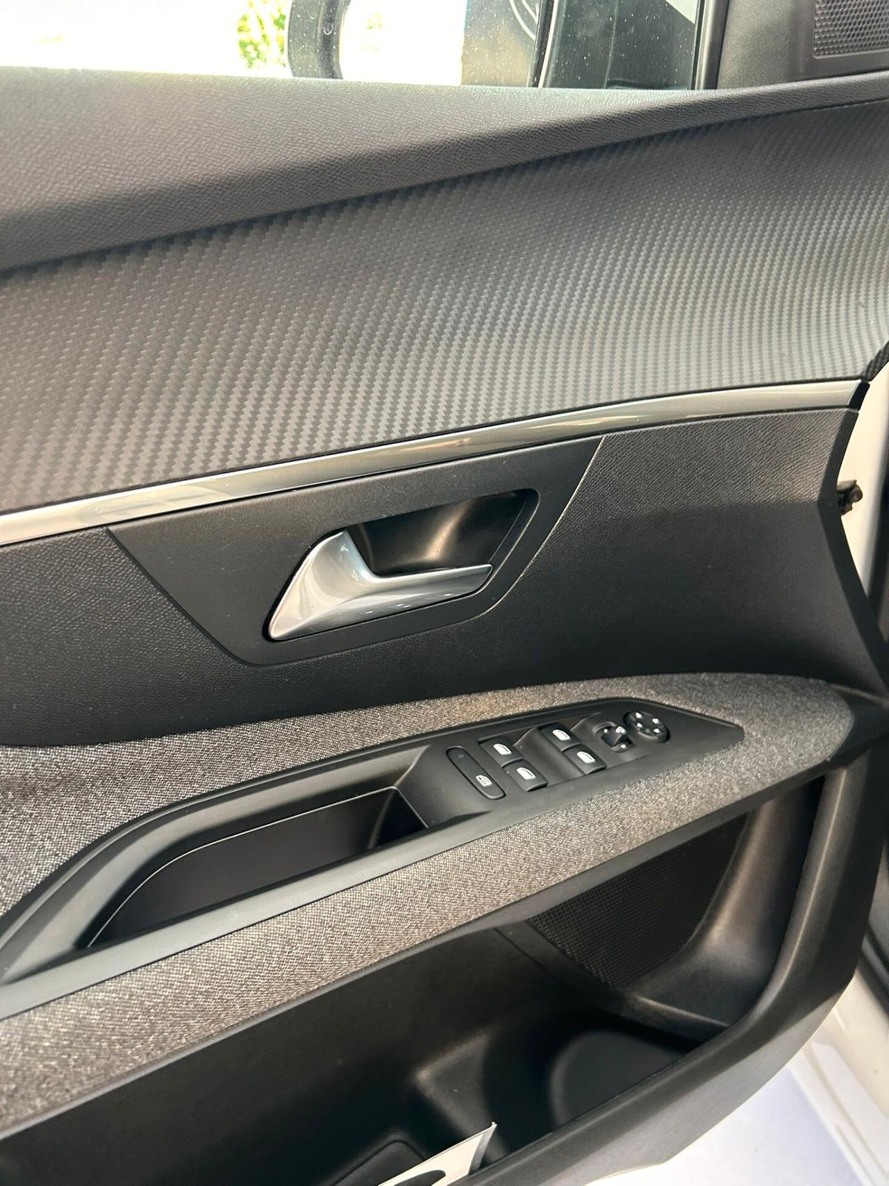 Peugeot 3008 BlueHDi 130 S&S EAT8 Active