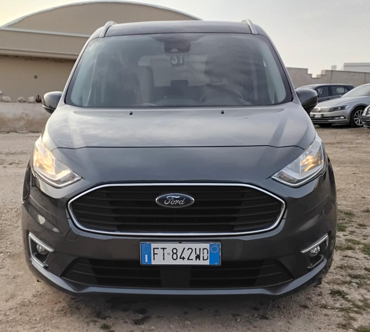 Ford Tourneo Connect 1.5 TDCi 120 CV Powershift Titanium