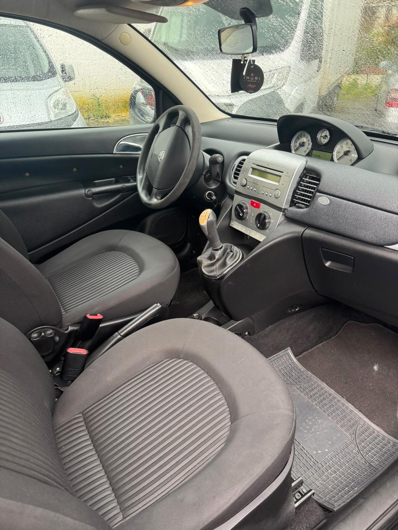 Lancia Ypsilon 1.3 MJT 75 CV Diva