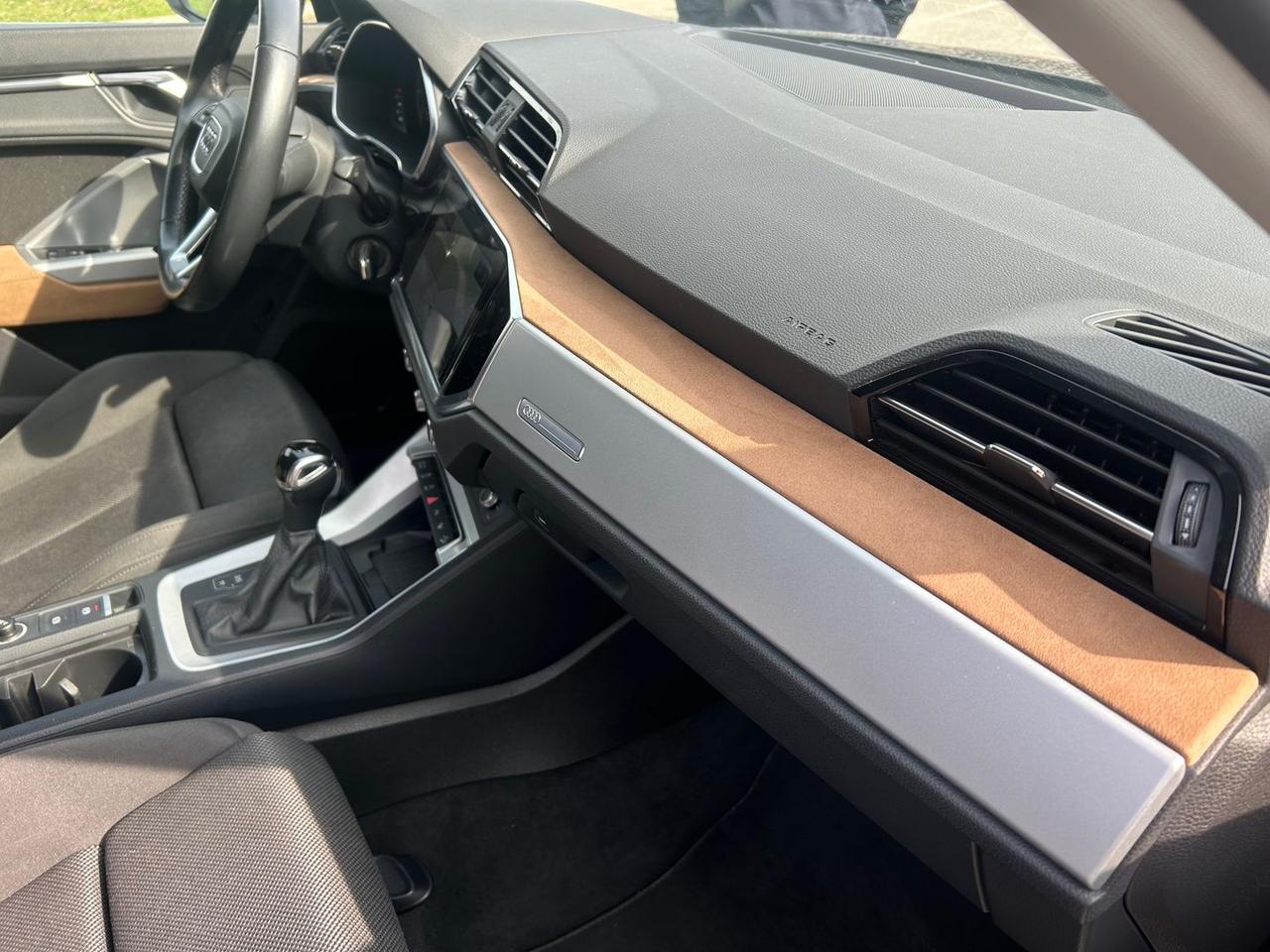 Audi Q3 S TRONIC S-LINE EDITION 2.0 35 TDI #9862