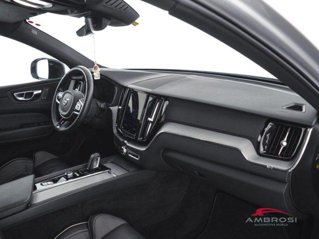 VOLVO XC60 B4 (d) AWD Geartronic R-design - AUTOCARRO N1