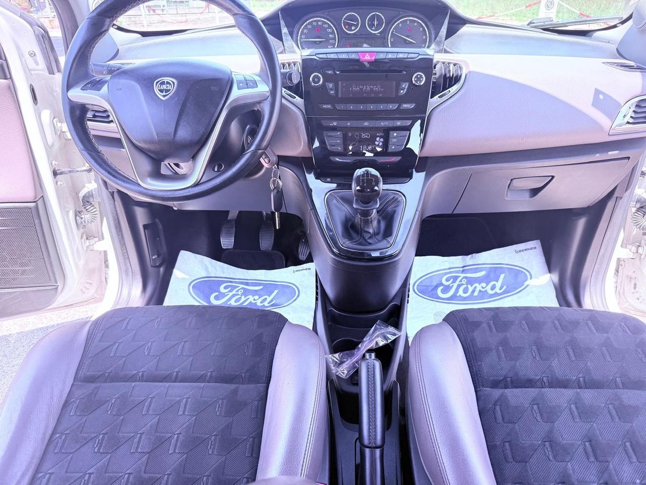 Lancia Ypsilon 1.2 69 CV 5 porte GPL Ecochic Silver