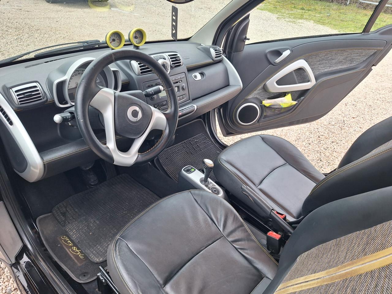 Smart ForTwo 1000 52 kW MHD coupé GRYN PASSION GRIGIO OPACO NEOPATENTATI