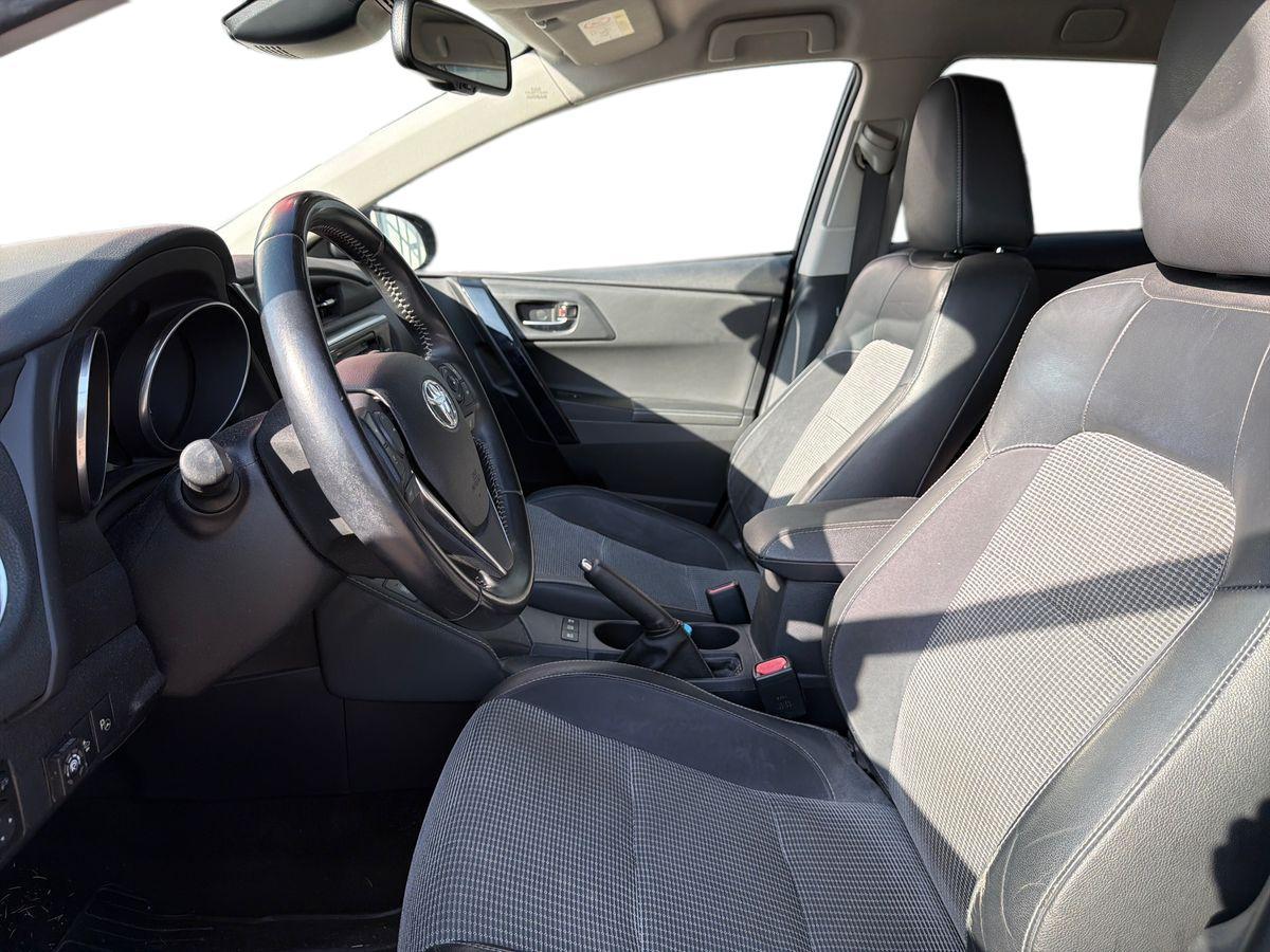 TOYOTA Auris Touring Sports 1.8h Lounge cvt
