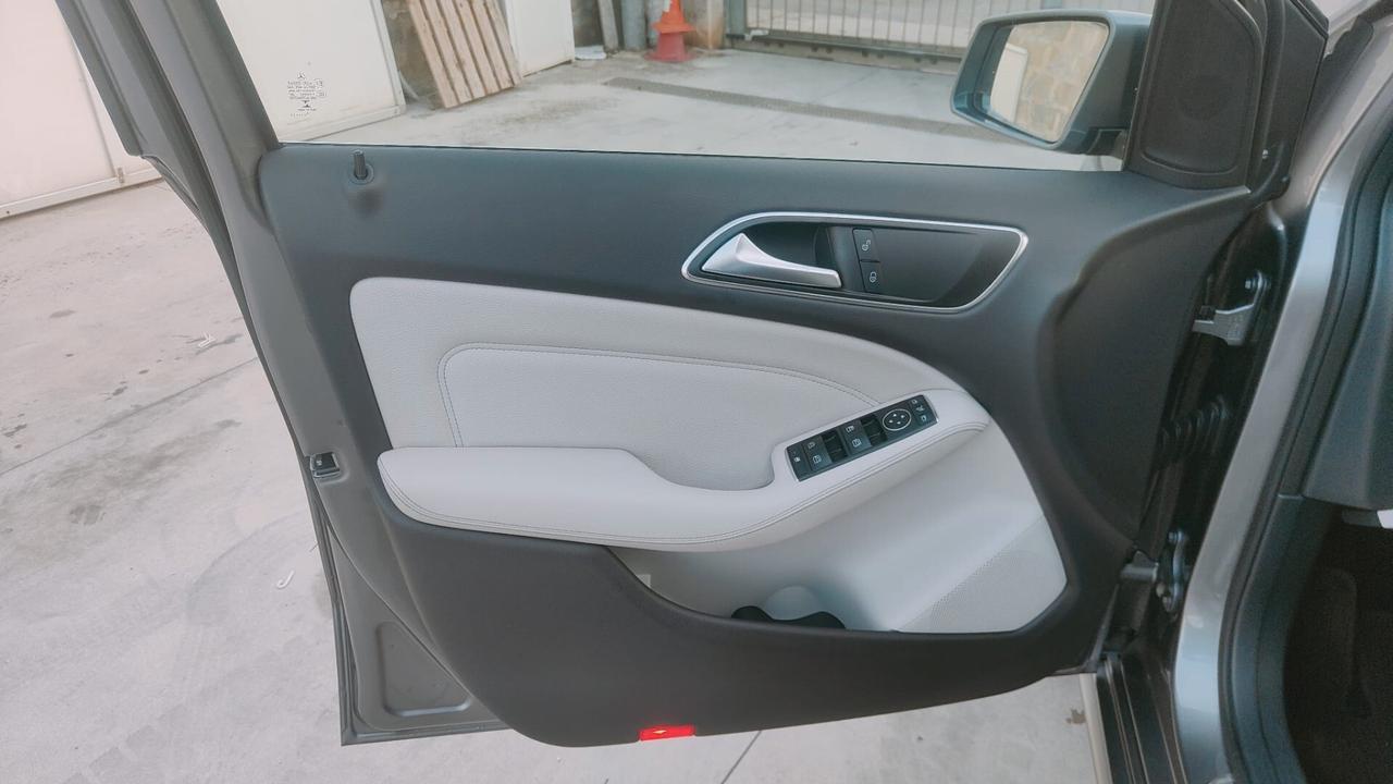 Mercedes-benz B 180 d Automatic Sport